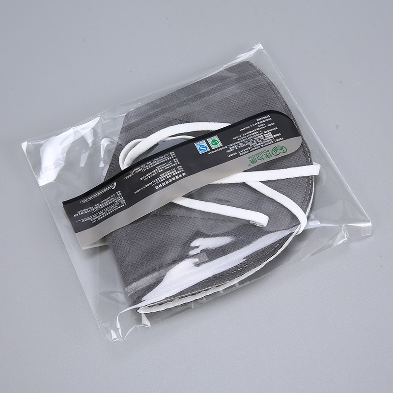 Mascherina KN95 con Carbone At - Teeth Whitening Mask recensione e prezzo